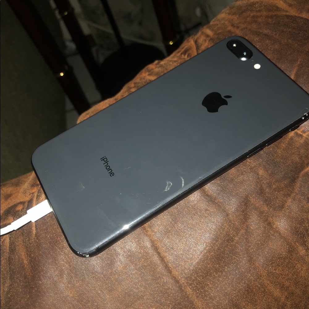 iPhone 8plus - Picture 3 of 3